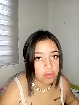 Snapshot of _juli17_ chatting on 04/12/26, 10:37 juli17 online show from 04/12/26, 10:37