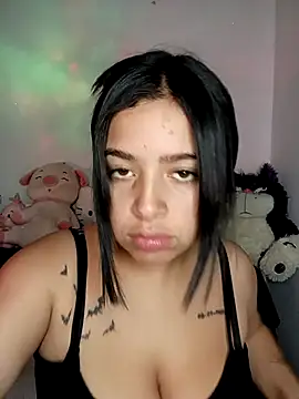 Snapshot of _juli17_ chatting on 04/16/26, 10:23 juli17 online show from 04/16/26, 10:23