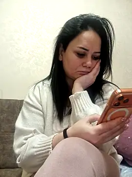 Snapshot of Alina5379 chatting on 04/24/26, 05:48 Alina5379 online show from 04/24/26, 05:48