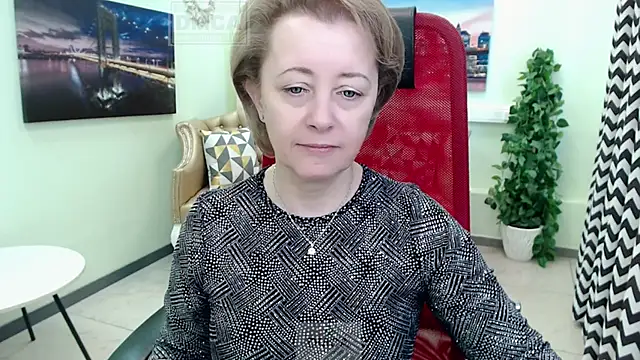 MONA W online show from 04/05/26, 09:50