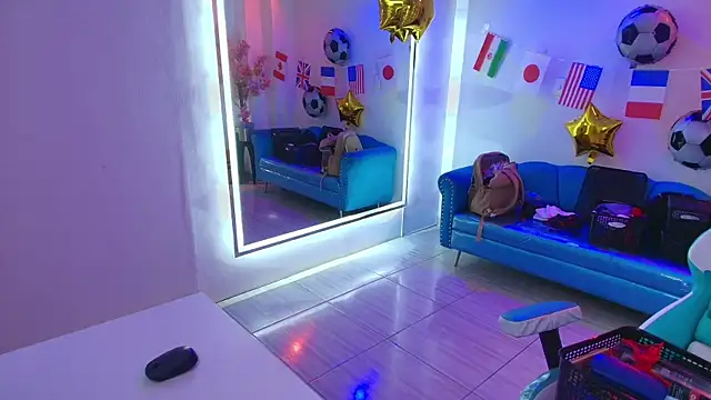 Snapshot of Madame_scarlett chatting on 06/15/26, 11:34 Madame scarlett online show from 06/15/26, 11:34