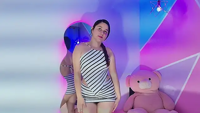 whitney brown  online show from 02/12/26, 01:17