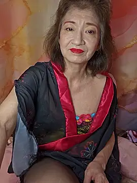 Snapshot of URAN429 chatting on 05/15/26, 05:42 URAN429 online show from 05/15/26, 05:42