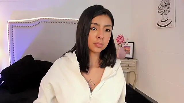 Snapshot of nia-malkova chatting on 04/17/26, 11:46 nia-malkova online show from 04/17/26, 11:46