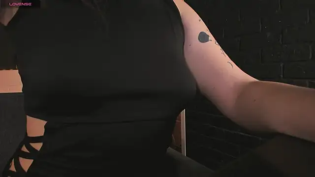 Snapshot of Maykinkya chatting on 02/07/26, 01:59 Maykinkya online show from 02/07/26, 01:59