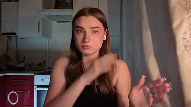 Snapshot of LissaBliss chatting on 05/15/26, 04:14 LissaBliss online show from 05/15/26, 04:14