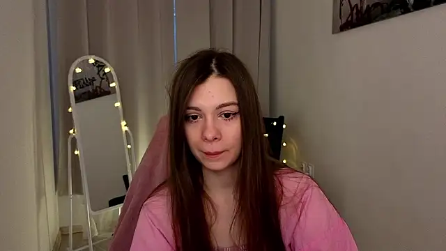 Snapshot of SiennaSayss chatting on 03/24/26, 05:23 SiennaSayss online show from 03/24/26, 05:23