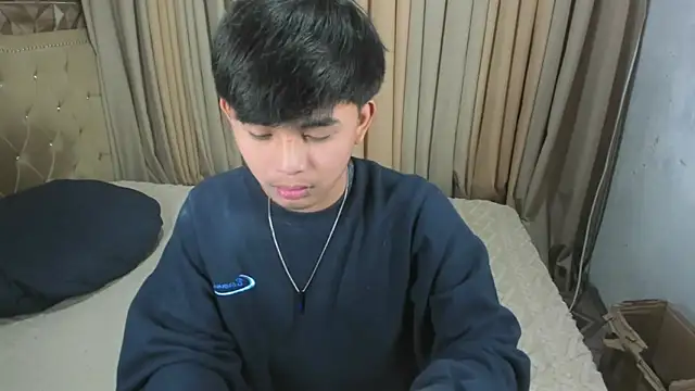 Snapshot of xlovercutietwink chatting on 04/13/26, 05:07 xlovercutietwink online show from 04/13/26, 05:07