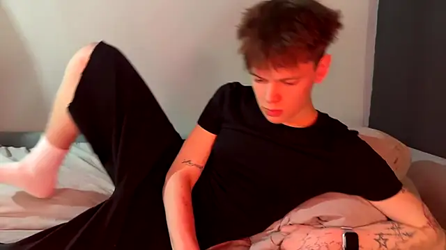 Snapshot of Kevin_bucks chatting on 02/28/26, 02:40 Kevin bucks online show from 02/28/26, 02:40