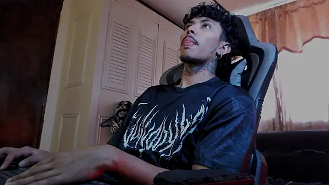 Snapshot of D3v1L88 chatting on 03/14/26, 05:29 D3v1L88 online show from 03/14/26, 05:29