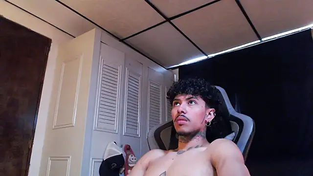 Snapshot of D3v1L88 chatting on 04/02/26, 06:38 D3v1L88 online show from 04/02/26, 06:38