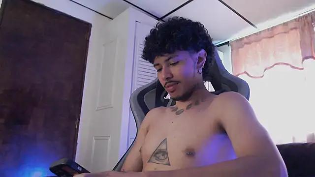 Snapshot of D3v1L88 chatting on 04/10/26, 04:55 D3v1L88 online show from 04/10/26, 04:55