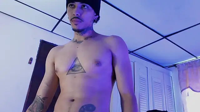 Snapshot of D3v1L88 chatting on 04/11/26, 07:29 D3v1L88 online show from 04/11/26, 07:29