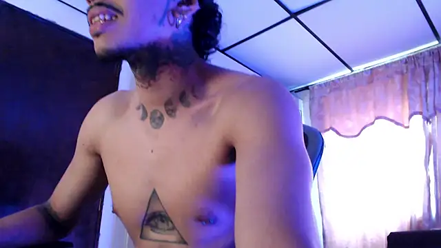 Snapshot of D3v1L88 chatting on 04/15/26, 07:58 D3v1L88 online show from 04/15/26, 07:58