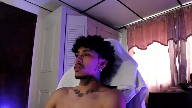 Snapshot of D3v1L88 chatting on 04/17/26, 08:56 D3v1L88 online show from 04/17/26, 08:56