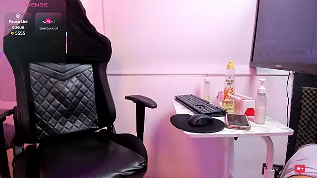 Snapshot of Bella_Miller1_ chatting on 02/24/26, 07:56 Bella Miller1 online show from 02/24/26, 07:56