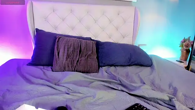 blush bloom online show from 04/15/26, 07:43