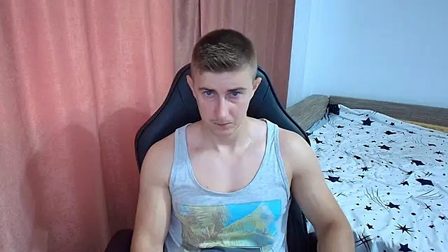 Snapshot of TodMusclePower9 chatting on 07/11/26, 07:44 TodMusclePower9 online show from 07/11/26, 07:44