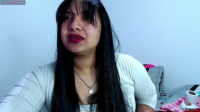 Snapshot of emily-rousee- chatting on 03/13/26, 03:57 emily-rousee- online show from 03/13/26, 03:57