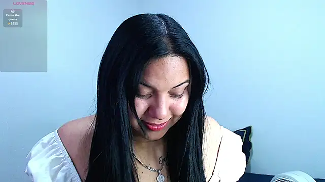 Snapshot of emily-rousee- chatting on 03/20/26, 03:33 emily-rousee- online show from 03/20/26, 03:33