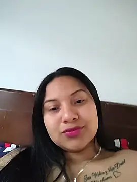 Snapshot of emily-rousee- chatting on 03/22/26, 08:45 emily-rousee- online show from 03/22/26, 08:45