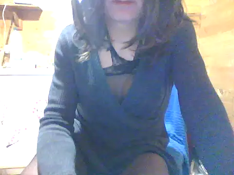 Snapshot of Luanatrav1 chatting on 02/27/26, 11:05 Luanatrav1 online show from 02/27/26, 11:05