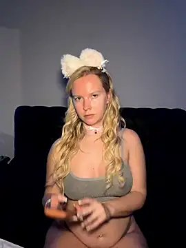 Ellie-rosee online show from 02/22/26, 05:11