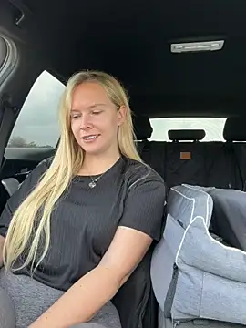 Ellie-rosee online show from 03/16/26, 07:01