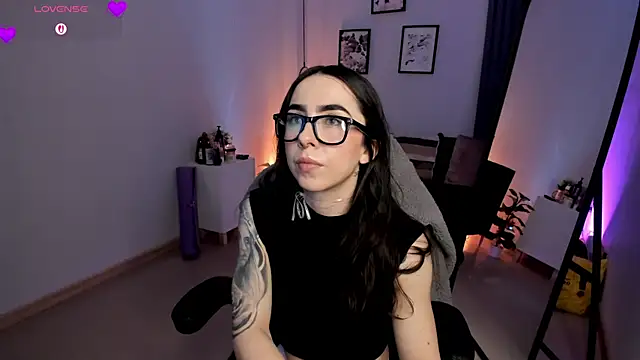 Snapshot of Luna_tagliaferri chatting on 03/28/26, 02:38 Luna tagliaferri online show from 03/28/26, 02:38