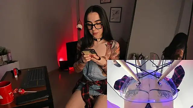 Snapshot of Luna_tagliaferri chatting on 04/14/26, 07:09 Luna tagliaferri online show from 04/14/26, 07:09