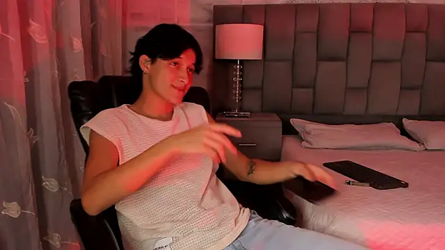 Snapshot of SalvatoreBenford chatting on 02/06/26, 03:11 SalvatoreBenford online show from 02/06/26, 03:11