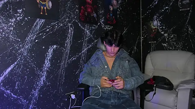 Snapshot of SalvatoreBenford chatting on 02/24/26, 09:24 SalvatoreBenford online show from 02/24/26, 09:24