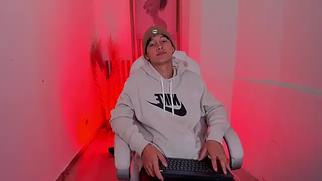 Snapshot of SalvatoreBenford chatting on 02/26/26, 08:30 SalvatoreBenford online show from 02/26/26, 08:30