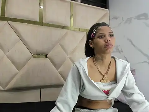 Snapshot of KendallArdent chatting on 03/06/26, 01:51 KendallArdent online show from 03/06/26, 01:51