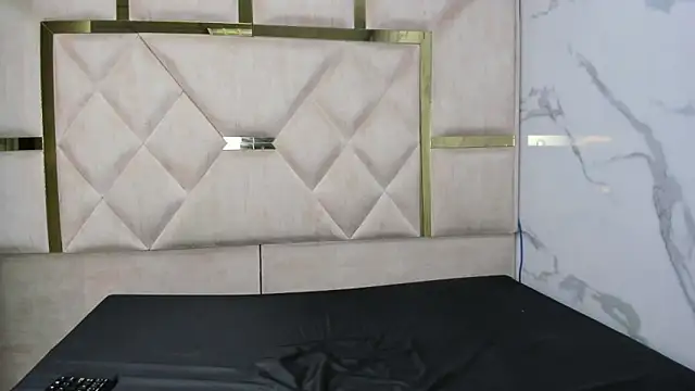 Snapshot of KendallArdent chatting on 03/30/26, 03:46 KendallArdent online show from 03/30/26, 03:46