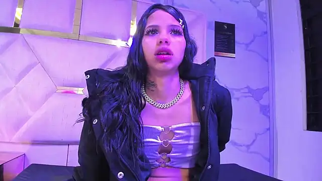 Snapshot of KendallArdent chatting on 04/20/26, 01:03 KendallArdent online show from 04/20/26, 01:03