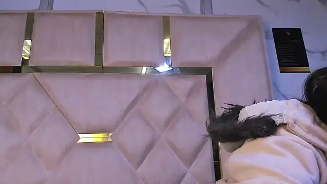 Snapshot of KendallArdent chatting on 04/21/26, 01:50 KendallArdent online show from 04/21/26, 01:50