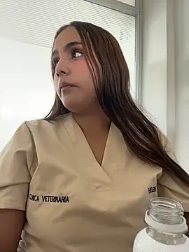 Snapshot of Noa_Harper- chatting on 04/11/26, 08:35 Noa Harper- online show from 04/11/26, 08:35