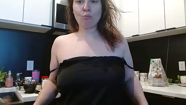 Snapshot of HazelSkyesChat chatting on 02/27/26, 05:35 HazelSkyesChat online show from 02/27/26, 05:35