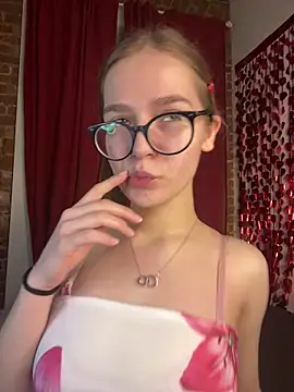 MyKittySayMeow online show from 02/12/26, 09:43