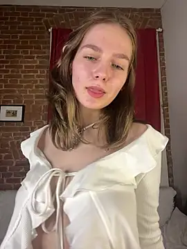 Snapshot of MyKittySayMeow chatting on 04/04/26, 10:18 MyKittySayMeow online show from 04/04/26, 10:18