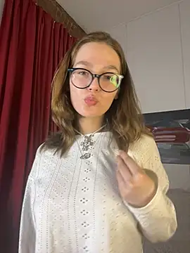 Snapshot of MyKittySayMeow chatting on 04/12/26, 09:20 MyKittySayMeow online show from 04/12/26, 09:20