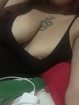 Snapshot of luizekim88 chatting on 04/21/26, 05:47 luizekim88 online show from 04/21/26, 05:47