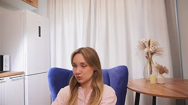 Snapshot of sialemy chatting on 04/14/26, 04:07 sialemy online show from 04/14/26, 04:07