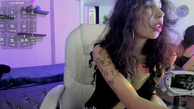 Snapshot of Miniadelf chatting on 03/16/26, 07:51 Miniadelf online show from 03/16/26, 07:51