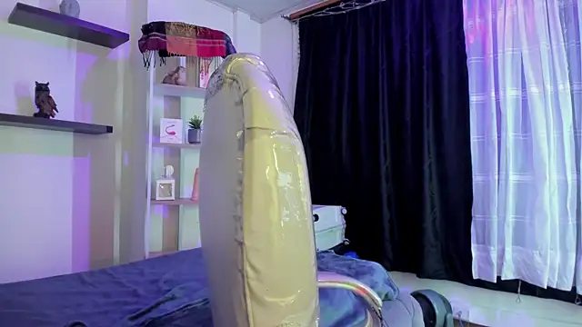 Snapshot of Miniadelf chatting on 03/24/26, 08:58 Miniadelf online show from 03/24/26, 08:58