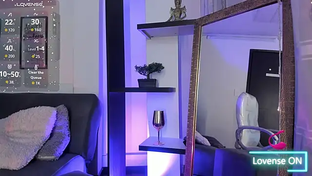 Snapshot of Miniadelf chatting on 03/30/26, 07:48 Miniadelf online show from 03/30/26, 07:48