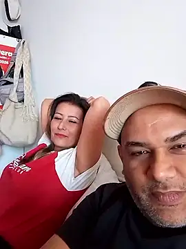 Snapshot of wessAndSandri chatting on 03/25/26, 07:42 wessAndSandri online show from 03/25/26, 07:42