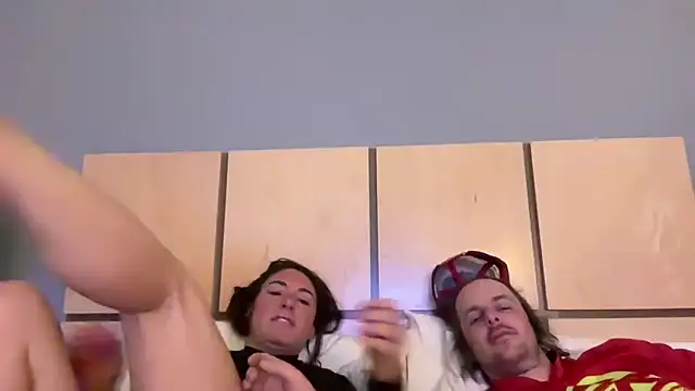 Snapshot of mr_mrs_glitter chatting on 04/10/26, 01:00 mr mrs glitter online show from 04/10/26, 01:00