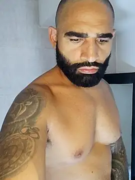 Snapshot of Lucius40 chatting on 02/13/26, 05:25 Lucius40 online show from 02/13/26, 05:25